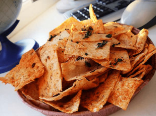 Лаваш со вкусом лука и сметаны: Лаваш со вкусом аджики