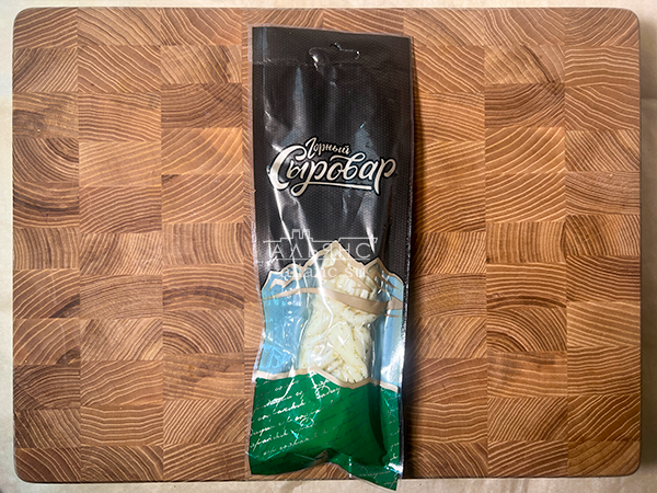 Сыр 100 гр ГОРНЫЙ СЫРОВАР (Косичка с укропом и чесноком) в Троицке