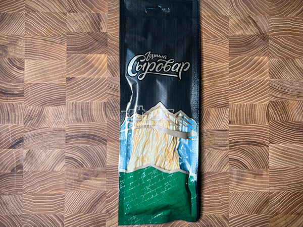 Сыр 60 гр ГОРНЫЙ СЫРОВАР (Паутинка копчёная) в Троицке