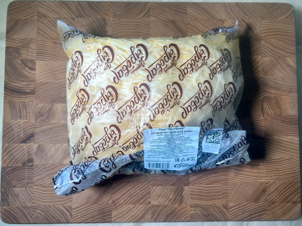 Сыр 1 кг ГОРНЫЙ СЫРОВАР (Паутинка со вкусом красной икры) в Троицке